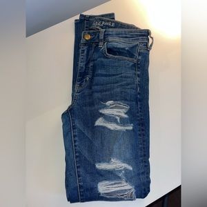 Distressed medium wash American Eagle Super Stretch X Jegging size 6 Long